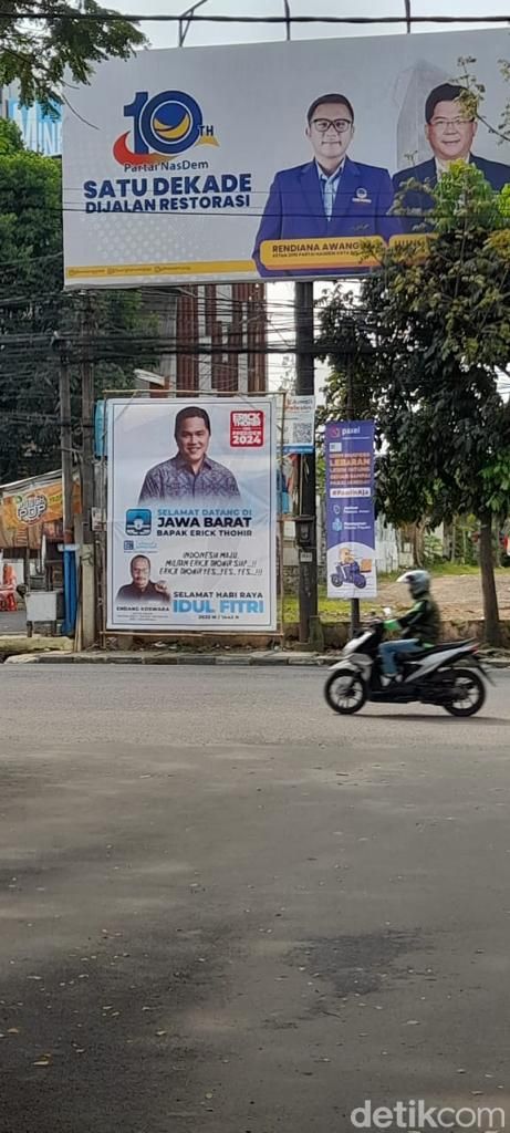 Poster Dukungan Erick Thohir Jadi Presiden di Stasiun Bandung