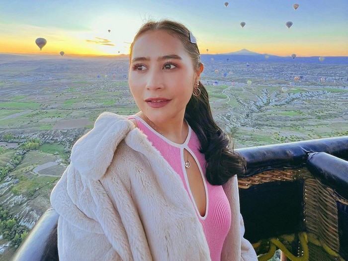 Prilly Latuconsina liburan di Turki