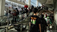 Ada dua kapal yang digunakan untuk mudik gratis ini yaitu KM Dobonsolo dan KM Ciremai yang keduanya dioperasikan PT Pelni.  