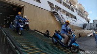 Pemerintah menegaskan tidak hanya mengalihkan kepadatan jalan dan membantu menurunkan angka kecelakaan sepeda motor pada masa mudik lebaran, mudik gratis sepeda motor dengan kapal laut ini juga sebagai bentuk pengenalan kepada pemudik yang belum pernah menggunakan transportasi laut dan dapat menjadi alternatif moda transportasi perjalanannya. 