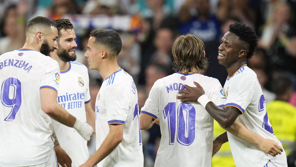 Real Madrid harus waspada dengan ancaman kekuatan kaki kiri pemain Liverpool.(Foto: Manu Fernandez/AP)