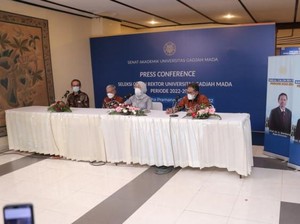 Calon Rektor UGM 2022-2027, Dosen Berprestasi-Gubes Pertama Pendidikan Kedokteran