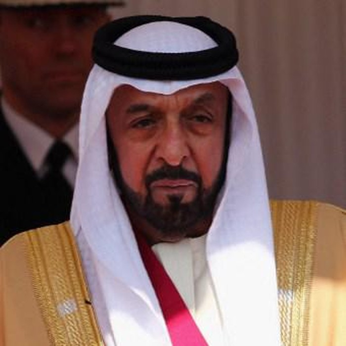 (FILES) In this file photo taken on April 30, 2013 Emirati President Sheikh Khalifa bin Zayed al-Nahayan attends a ceremonial welcome for his state visit in the grounds of Windsor Castle, Berkshire, west of London. - Sheikh Khalifa bin Zayed died on May 13, 2022, official media said. (Photo by Dan Kitwood / POOL / AFP)