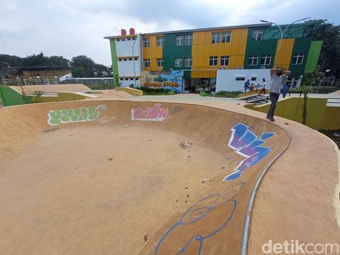 Skatepark Gedung Creative Center Bekasi