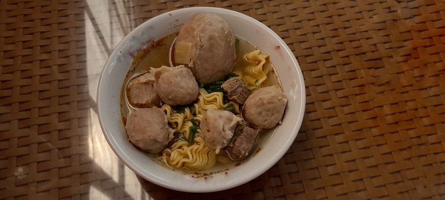 Tempat makan bakso enak di jalur Puncak