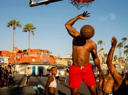 Jawara dan Finalis Kontes Foto Jalanan yang Bikin Kagum