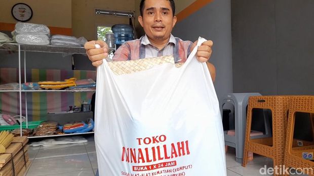 Toko Innalillahi di Sumedang.
