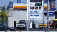 Harga rata-rata BBM AS bisa dengan mudah mencapai US$ 4,50 atau Rp 65.430 per galon atau bahkan lebih tinggi musim panas ini. AP Photo/Ted S. Warren