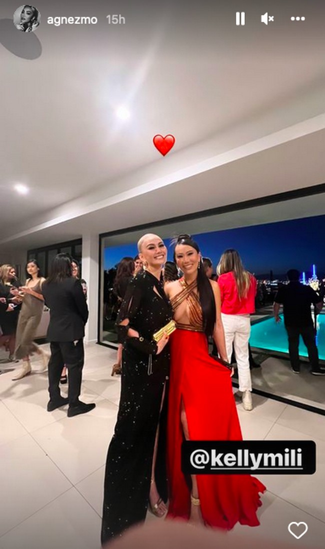 Lewat Instagram, Agnez Mo secara khusus memberikan ucapan terima kasih kepada Versace yang telah mengirimnya gaun tersebut. “@Versace you’re da sh*t! Thanks for sending me this dress,” tulisnya  untuk keterangan foto. (Foto: Instagram/@agnezmo)