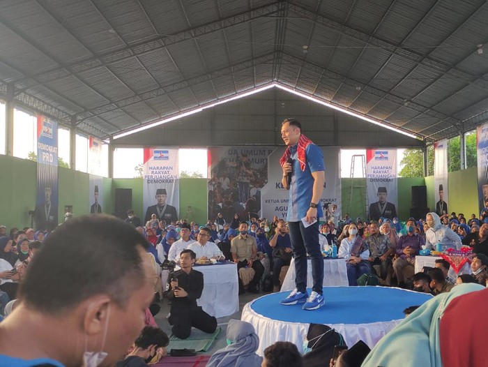 AHY saat bertemu dengan masyarakat di Kabupaten Deli Serdang, Sumut.