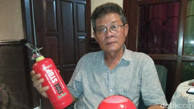 Apar dari kulit singkong buatan Aryanto Misel.