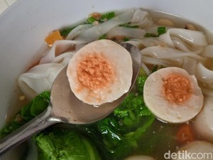 Gurih Nikmat! Bakso Ikan Isi Telur Asin Ada di Pasar 8 Alsut