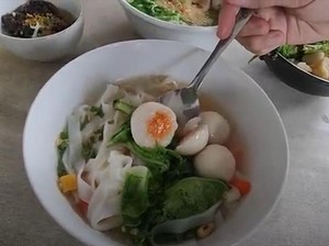 Icip-icip Bakso Ikan Telur Asin Ahan Khas Pontianak
