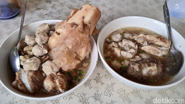 Ada Bakso Sumsum dan Tulang Iga Cuma Rp 15 Ribuan di Sini!