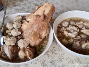 Ada Bakso Sumsum dan Tulang Iga Cuma Rp 15 Ribuan di Sini!