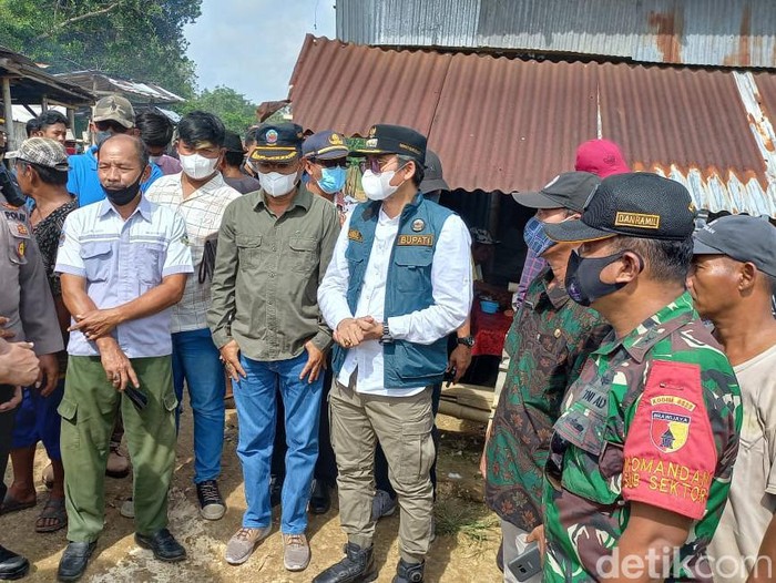 Bupati Ra Latief kunjungi pasar sapi