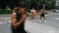 Di awal karir tinjunya, Novita bergabung dengan petinju Richard Engkeng Boxing Camp Minahasa Utara atau RE Boxing Camp Minut. Sejak tahun lalu Novita menjadi petinju Hengky Silatang Boxing Camp Ciseeng atau HS Boxing Camp Ciseeng.