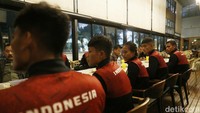 Dia akan berjuang ekstra untuk meraih prestasi, Tidak ada waktu kosong untuk bersenang-senang. Itulah pilihan dan jalan hidupnya kini.