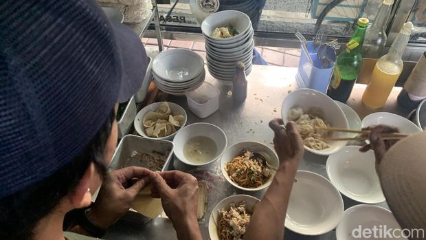 Lomie Lombok.