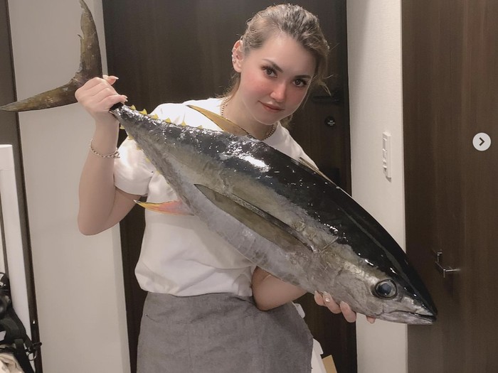 Maria Ozawa Miyabi Doyan Mie hingga Seafood, 10 Foto Ini Buktinya