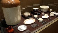 Sisa-sisa keramik mewah, beberapa di antaranya berhasil diangkat dari dasar laut. Seperti mangkuk sup, cangkir teh, tempat gula, piring kecil, hingga tempat makan telur. Foto: Titanic Wiki/Site News