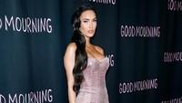 Megan Fox membuat cameo khusus sebagai tetangga yang seksi dan glamor. Foto: FilmMagic/Axelle/Bauer-Griffin