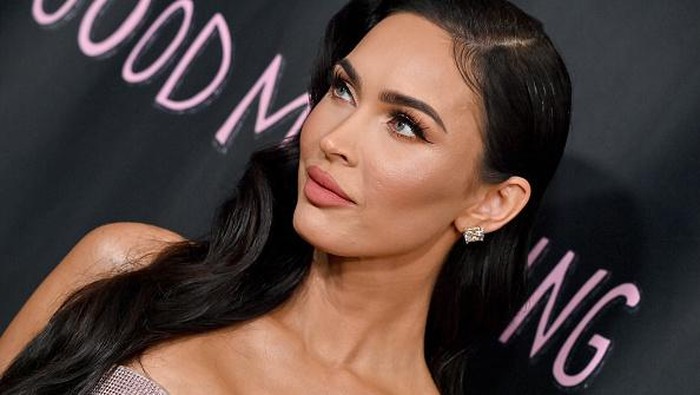 Bikin Megan Fox Tak Nyaman dengan Tubuh Sendiri, Begini Gejala Body Dysmorphic