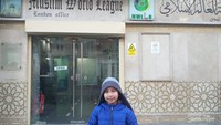 Masjid yang kecil dan sederhana namun bersih dan nyaman