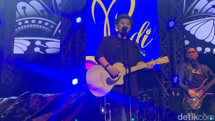 Padi Reborn tampil di Navy Jazz Traffic Festival 2022. Konser musik ini digelar di kawasan alam terbuka, di Villa Navy Residence, Lawang, Kabupaten Malang.