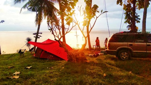 Pantai Karang Impian Beach Swing & Camping Ground, terletak di Dusun Sumbersari, Desa Melaya, Kecamatan Melaya, Kabupaten Jembrana, Bali yang menawarkan panorama keindahan senja pantai Bali Barat, Jumat (13/5/2022)