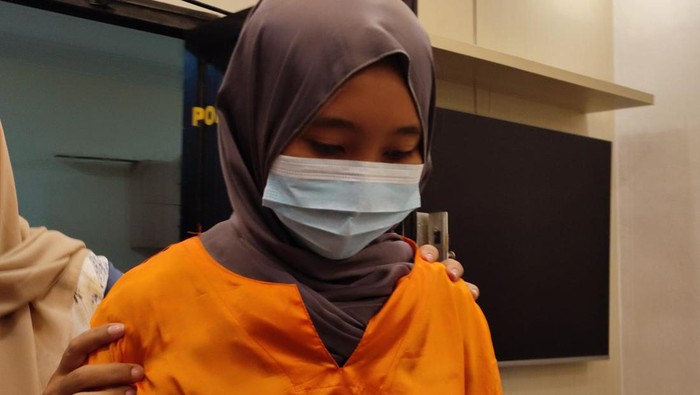 Pelaku pembunuhan Dini Nurdiani (26) adalah seorang perempuan, ini tampangnya