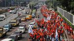 Penampakan Massa Aksi May Day Fiesta Long March ke DPR