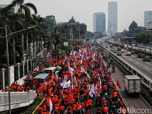 Polisi Kawal Demo Buruh di DPR, Rekayasa Lalin Berlaku Situasional