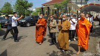Nantinya, Api Dharma ini akan dibawa ke Candi Mendut dan Candi Borobudur.