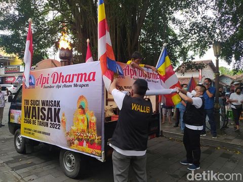 Perayaan Waisak di Candi Mendut Magelang, Sabtu (14/5/2022).