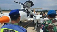 Pesawat asing tersebut sedang terbang dari Kuching menuju Senai, Malaysia, namun ternyata masuk ke Indonesia (Foto: Dok TNI AU)