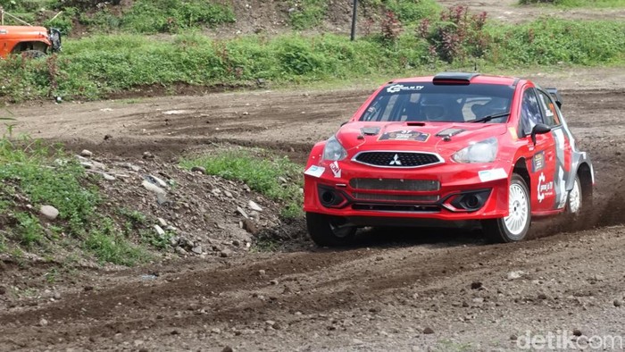 Piala Raja Sprint Rally Jogja 2022 dengan tema Nge-Gas Bareng Beagle Jogja di Sirkuit Donokerto, Turi, Sleman, Sabtu (14/5/2022).