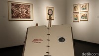 Tidak hanya menawarkan wacana soal perkembangan seni grafis tanah air, pameran ini juga menawarkan perpanjangan artistik dari seni grafis yang hadir melalui karya-karya yang ketat dalam konvensi seni grafis maupun yang keluar dari seni grafis tersebut ataupun expanded. 