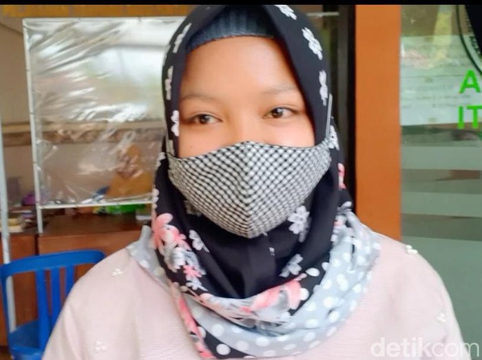 Gandi Alfian (24) menyebut Ranting Delima (22) selingkuh. Ia mengaku tengah mengumpulkan bukti soal perselingkuhan yang dilakukan Ranting.