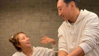 Son Dam Bi dan Lee Kyu Hyuk pertama kali bertemu pada 2011 sebelum berpacaran selama 10 tahun dan memutuskan menikah. Foto: (Dok. Instagram @xondambi)