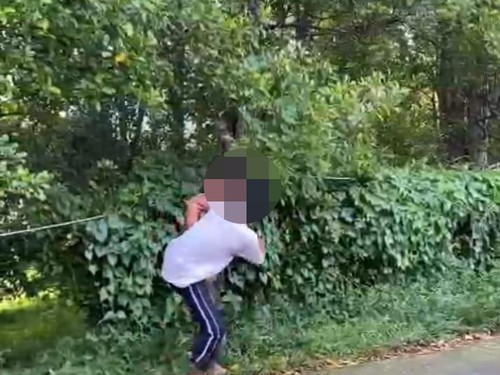 Tangkapan layar aksi duel dua remaja gara-gara rebutan cewek di Busungbiu, Buleleng