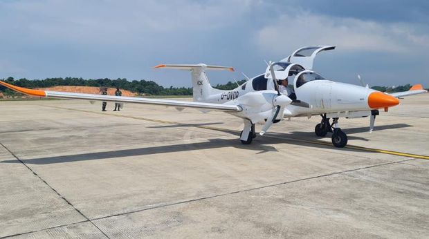 TNI AU memerintahkan sebuah pesawat sipil asing VOR06 dari Malaysia untuk mendarat karena masuk wilayah Indonesia tanpa izin. Begini kronologinya. (dok Dispenau)