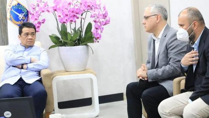 Wagub DKI Riza Patria bertemu perusahaan produsen mobil listrik asal Turki