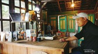 Bagi pecinta kopi ada pojok kopi tempat memilih kopi favorit