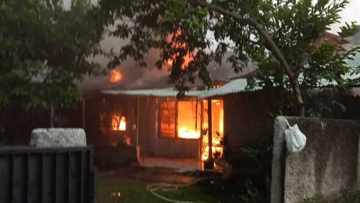 7 unit rumah dinas RS Marzuki Mahdi di Kelurahan Menteng, Kecamatan Bogor Barat, Kota Bogor hangus terbakar