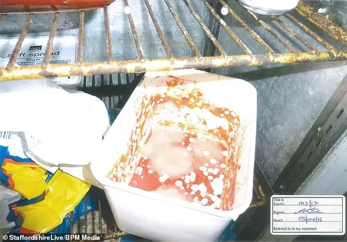 Banyak Makanan Berjamur di Dapur, Bos Restoran Ini Didenda Rp 54 Juta!