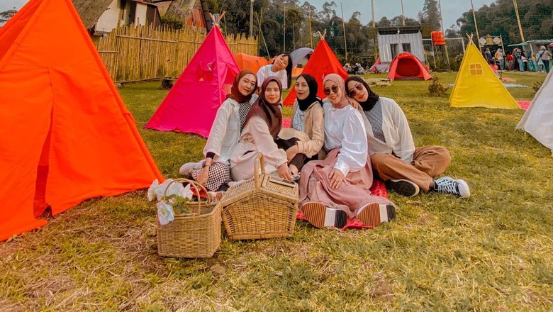 Cileunca Land, tempat wisata baru di Pangalengan. Bisa santai dan camping di pinggir Situ Cileunca. Cileunca Land, tempat wisata baru di Pangalengan. Bisa santai dan camping di pinggir Situ Cileunca.
