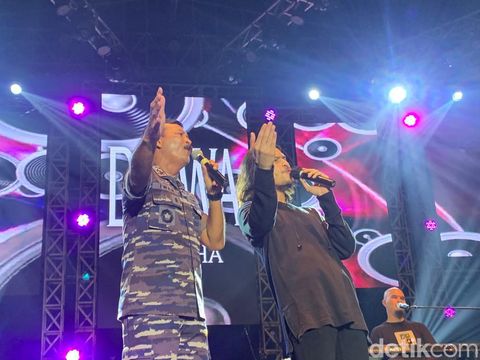 Padi Reborn tampil di Navy Jazz Traffic Festival 2022. Konser musik ini digelar di kawasan alam terbuka, di Villa Navy Residence, Lawang, Kabupaten Malang.