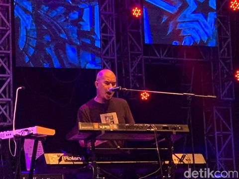 Padi Reborn tampil di Navy Jazz Traffic Festival 2022. Konser musik ini digelar di kawasan alam terbuka, di Villa Navy Residence, Lawang, Kabupaten Malang.