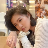 Penampilan Felicia Tissue pun kini semakin glow up. Tak sedikit netizen yang memujinya semakin cantik. Gaya Felicia juga pastinya jadi semakin stylish. Foto: Instagram/@feliciatissue